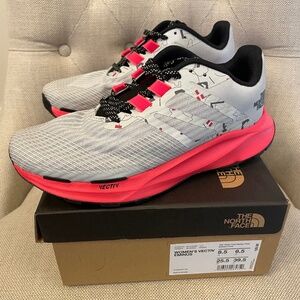 THE NORTH FACE Size 8.5 Women’s Vectiv Eminus Trail Running Shoes NEW